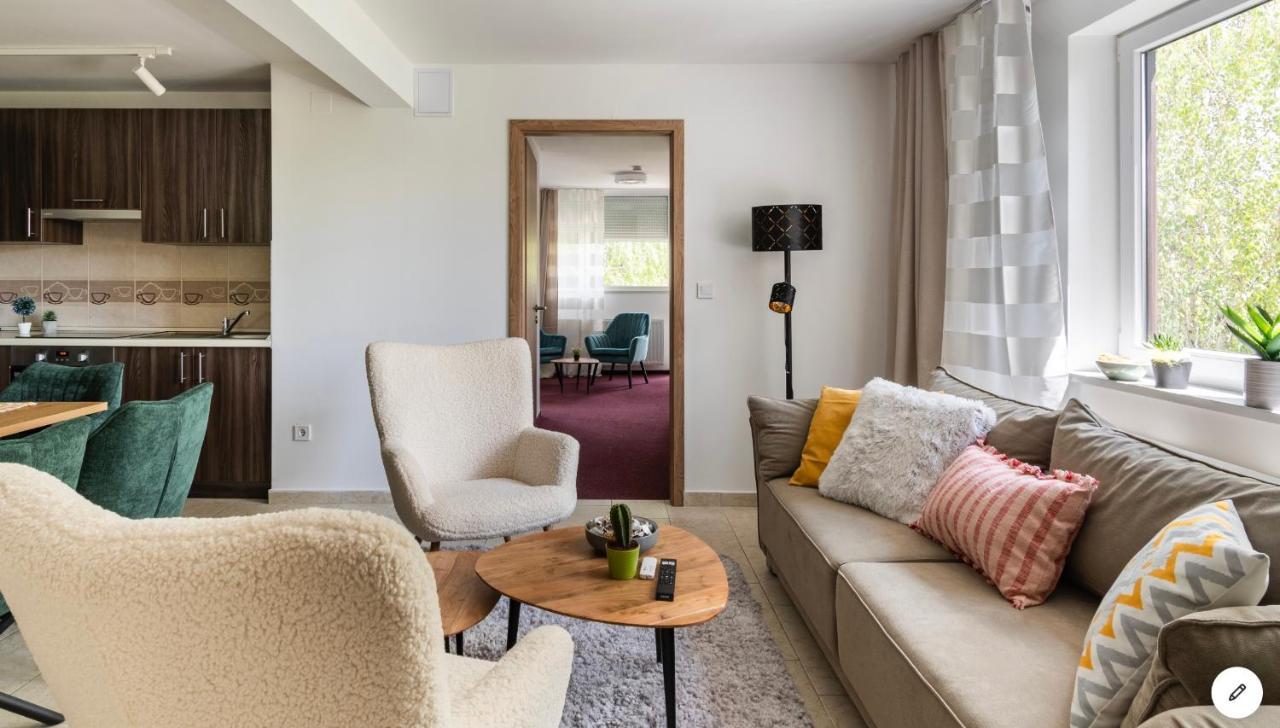 Sinus Premium Aparthotel שיופוק מראה חיצוני תמונה