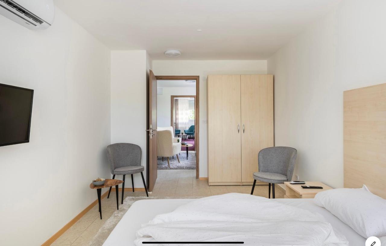 Sinus Premium Aparthotel שיופוק מראה חיצוני תמונה