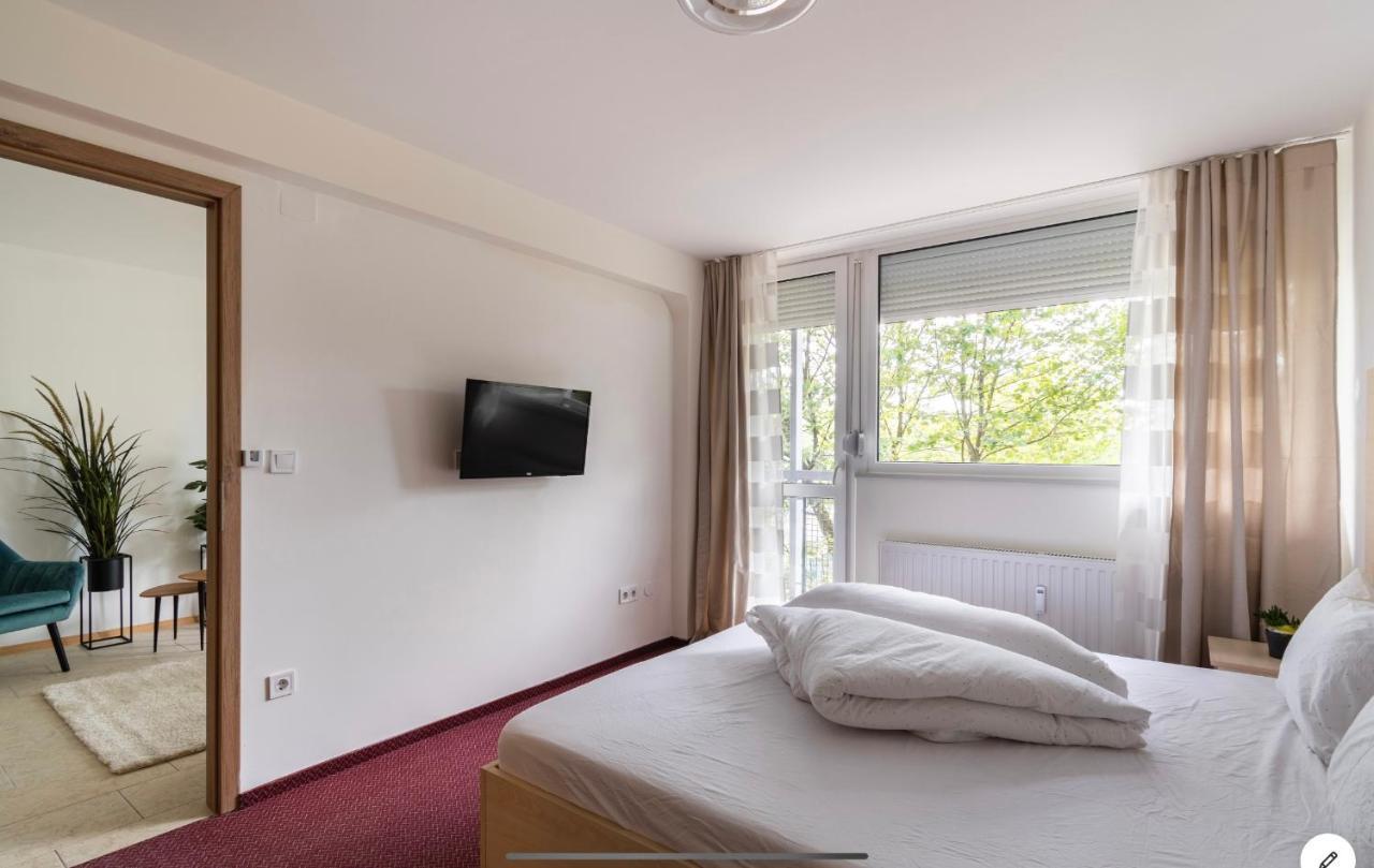 Sinus Premium Aparthotel שיופוק מראה חיצוני תמונה